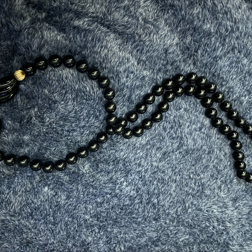 Black Beauty.  Perfect for Date Night. - Picture 3 of 3